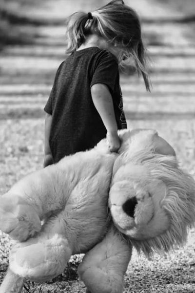boy-walking-teddy-bear-child-48794